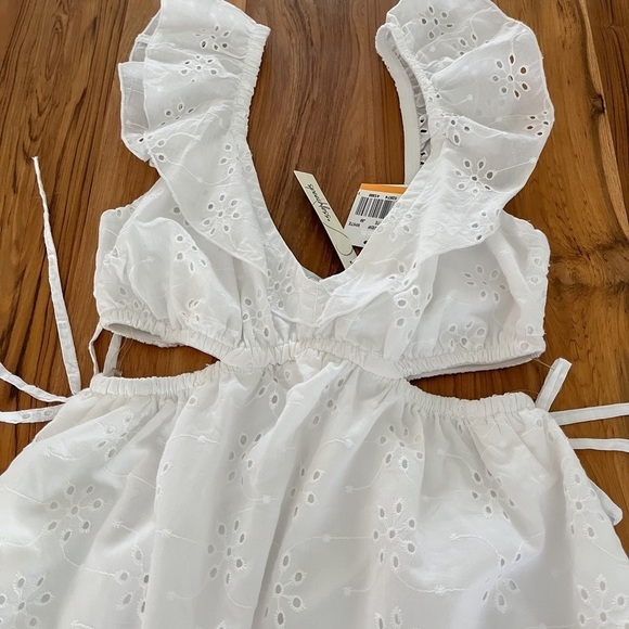 Juniors Eyelet Ruffled Cutout Flatter‎ Sleeves Dress Size S White - Picture 5 of 10